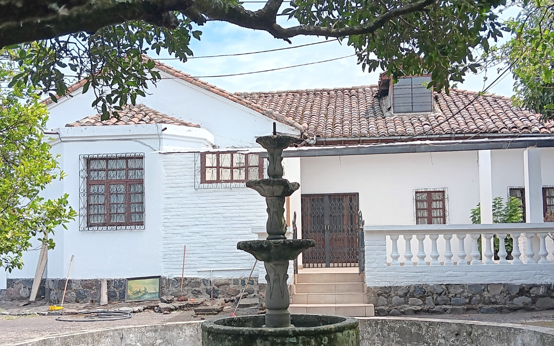 Valle de Los Chillos – Terreno y Casa  (Venta)